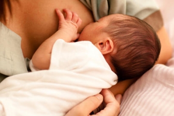 What To Expect During The First Two Weeks Of Breastfeeding